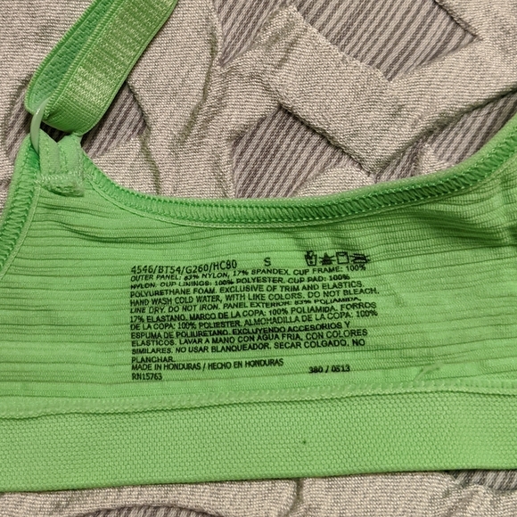 "Barely There" size small bra - Picture 6 of 8